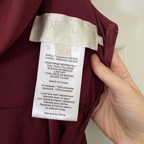 David’s bridal dress, with a scoop back - Picture 3 of 3